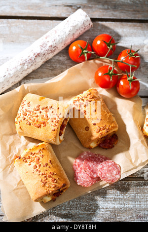 Panini Alla Pizzaiola, Pizza Brötchen gefüllt mit chili Stockfoto