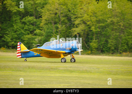 North American T - 6G Texan auf der Luftfahrtmesse von La Ferte Alais Stockfoto