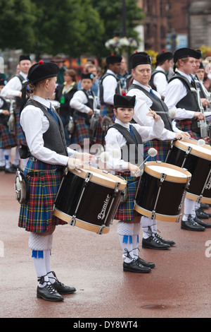 Hawkesbury Nepean Valley Pipe Band durchführen auf George Square Glasgow International Piping Festival, Glasgow, Schottland Stockfoto