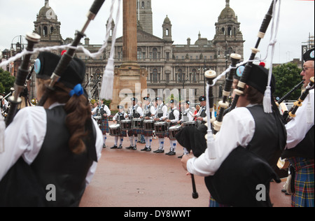 Hawkesbury Nepean Valley Pipe Band durchführen auf George Square Glasgow International Piping Festival, Glasgow, Schottland Stockfoto