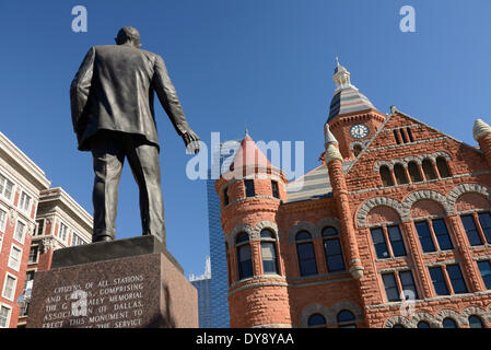 Nordamerika, Texas, USA, USA, Amerika, Dallas, Dealey Plaza, Statue, Old Red, Museum, Stockfoto