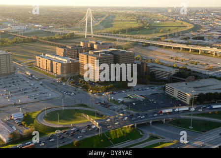 Nordamerika USA USA Amerika Dallas Calatrava Trinity River Brücke Autobahn Straße Zersiedelung interstate, Stockfoto