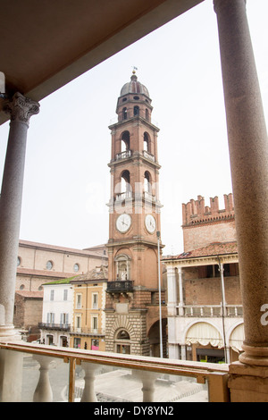 Torre Civica Orologio und Palazzo del Podestà, Faenza, Emilia Romagna, Italien Stockfoto