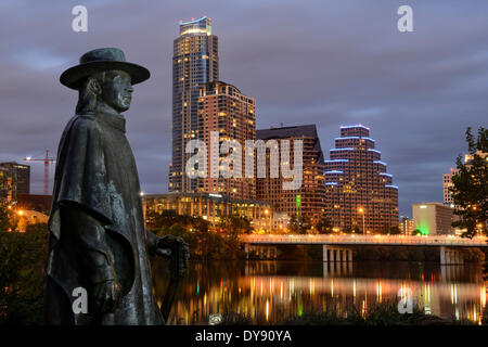 Nordamerika, Texas, USA, USA, Amerika, Austin, Stevie Ray Vaughan, Statue, Skulptur, Fluss, Innenstadt, skyline Stockfoto