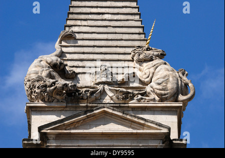 London, England, Vereinigtes Königreich. Pfarrkirche St. Georg, Bloomsbury. (Nicholas Hawksmoor, eingeweiht im Jahre 1731) auf Bloomsbury Way. Kirchturm Stockfoto