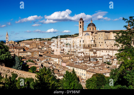 Die ummauerte Stadt Urbino, Le Marche, Italien Stockfoto