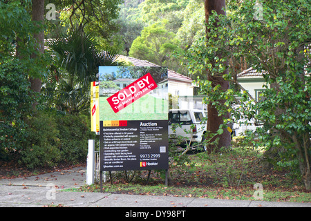 australische Wohn-Immobilien Verkauf/verkauft/versteigert in Avalon auf Nordstrände von Sydney, Australien Stockfoto