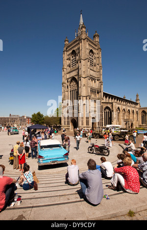 Großbritannien, England, Norfolk, Norwich, 1950er Jahre Oldtimer Anzeige außerhalb der Forum Stockfoto