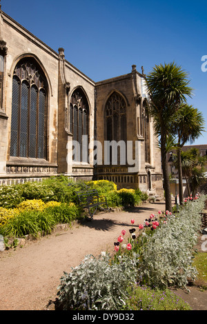 Norwich, Norfolk, England, UK Kirche St Peter Mancroft Garten Stockfoto