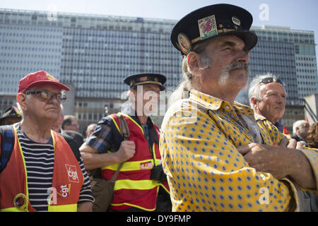 Paris, Frankreich. 10. April 2014. Demonstration der Eisenbahn Rentner in Paris am 10. April 2014. (Foto von Michael Bunel/NurPhoto) Bildnachweis: Michael Bunel/NurPhoto/ZUMAPRESS.com/Alamy Live-Nachrichten Stockfoto