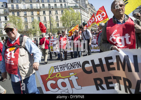 Paris, Frankreich. 10. April 2014. Demonstration der Eisenbahn Rentner in Paris am 10. April 2014. (Foto von Michael Bunel/NurPhoto) Bildnachweis: Michael Bunel/NurPhoto/ZUMAPRESS.com/Alamy Live-Nachrichten Stockfoto