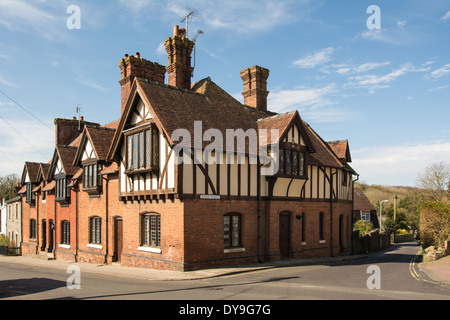 Der Ecke der Park Place und Maltravers Street in Arundel, West Sussex. Stockfoto