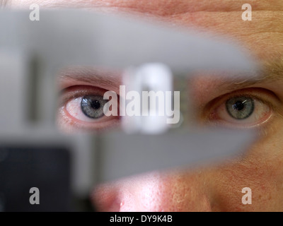 Blick zum Bremssattel Stockfoto