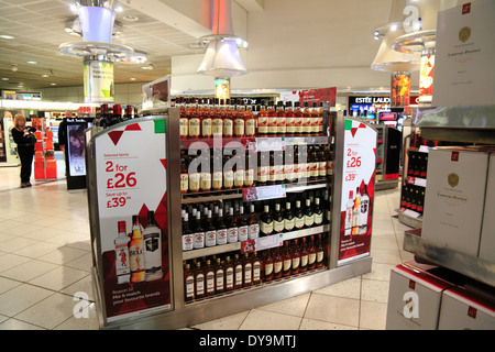 Alkohol Duty Free Shops am Flughafen Gatwick Stockfoto