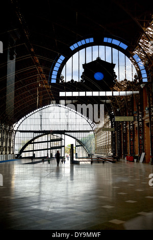 Die Estación Mapocho Gebäude (Pfingstmontag Reflexion), jetzt dient als Kulturzentrum, Ausstellungen Kunst, musikalische Darbietung. Stockfoto