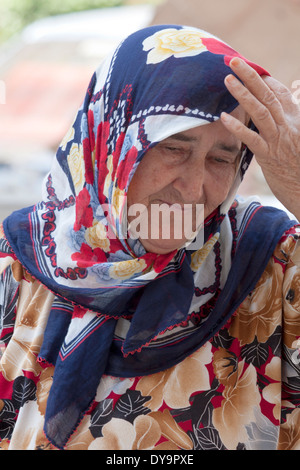 Türkische Frau mit Kopftuch, Alanya, Türkei Stockfoto
