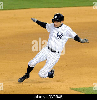 Bronx, New York, USA. 9. April 2014. Ichiro Suzuki (Yankees) MLB: MLB Spiel zwischen den New York Yankees und der Baltimore Orioles im Yankee Stadium in der Bronx, New York, Vereinigte Staaten von Amerika. Bildnachweis: AFLO/Alamy Live-Nachrichten Stockfoto