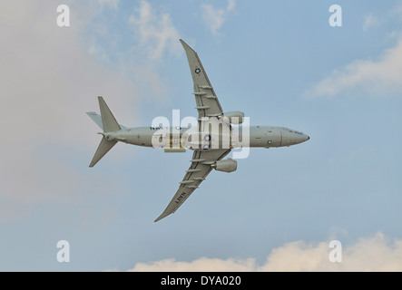 Boeing P-8 Poseidon auf der Air Show 2013 in Dubai, VAE Stockfoto