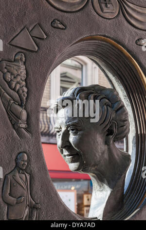 England, London, Covent Garden, Agatha Christie Erinnerungsstatue von Ben Twiston-Davies Stockfoto