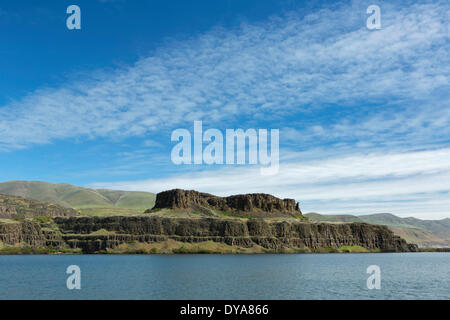 Horsethief Butte State Park Columbia Hills State Park Horsethief Butte WA Washington USA Amerika Vereinigte Staaten Wasserteich rive Stockfoto