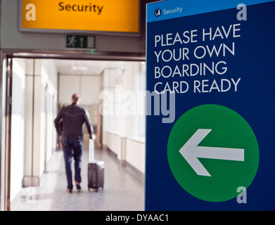 Eingabe der Sicherheitsbereich Glasgow International Airport Stockfoto