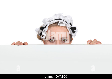 Frau im Dienstmädchen-outfit Stockfoto