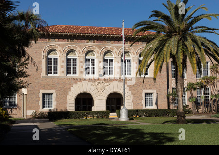 HB-Anlage High School vor dem Eingang, Tampa FL Stockfoto