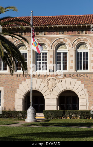 HB-Anlage High School vor dem Eingang, Tampa FL Stockfoto