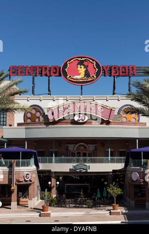 Centro Ybor Kino und Zeichen, Ybor City, FL Stockfoto