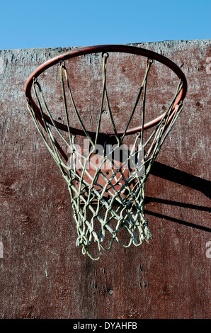 Nahaufnahme des Basketball-Backboard und Reifen im freien Stockfoto