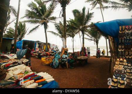 Flohmarkt am Anjuna Strand. Stockfoto