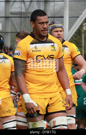 Leicester, UK. 12. April 2014. Wespen Nathan Hughes in Aktion während der Aviva Premiership Rugby-Match zwischen Leicester Tigers und Wespen am Welford Road Credit: Action Plus Sport/Alamy Live News Stockfoto