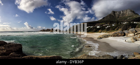 Panoramablick über den Strand von Llandudno, einem Vorort von Kapstadt, Südafrika. Stockfoto