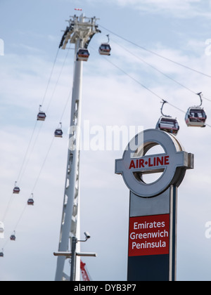 Emirates Air-Line Seilbahn in der Nähe der Emirate Greenwich Peninsula Stockfoto