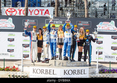 Long Beach, CA, USA. 12. April 2014. Long Beach, CA - 12. April 2014: Scott Pruett und Memo Rojas, halten Sie den Rest des Feldes, die TUDOR United SportsCar Championship of Long Beach am Grand Prix of Long Beach in Long Beach, CA. Kredit zu gewinnen: Csm/Alamy Live-Nachrichten Stockfoto