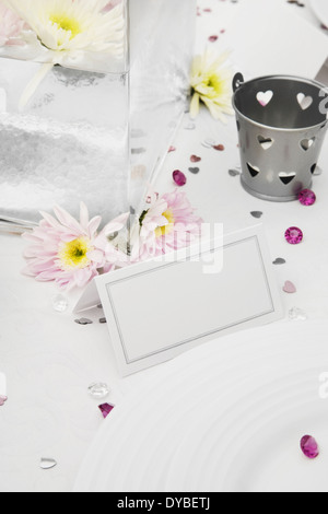 Hochzeit-Tisch-Display mit einer leeren Platz Karte Stockfoto