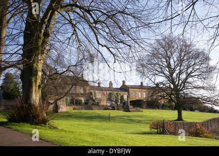 Blockley Dorf im Frühlingssonnenschein am frühen Morgen. Cotswolds, Gloucestershire, England Stockfoto