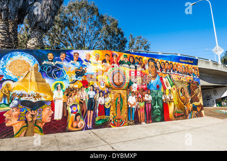 Historische Wandgemälde im Chicano Park. Barrio Logan, San Diego, California, Vereinigte Staaten von Amerika. Stockfoto