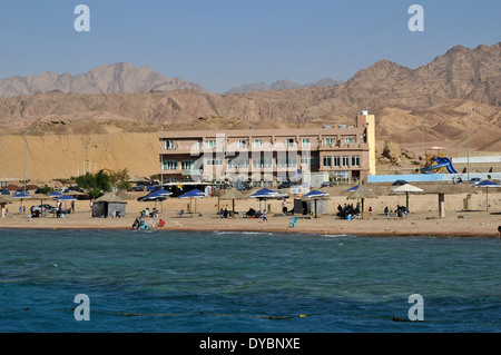 Resort in der Nähe der Küste, Golf von Aqaba, Rotes Meer, Jordanien Stockfoto