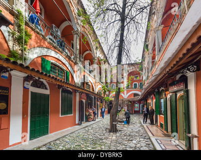 Traditionelle Geschäfte in Zincirli Han Hof, der große Basar (Kapaliçarsi), Istanbul, Türkei Stockfoto