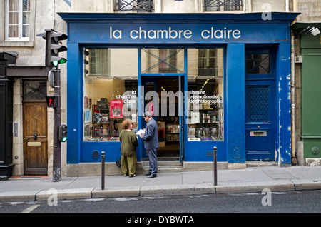 La Chambre Claire, ein Buchladen in der Rue St Sulpice, Paris, spezialisiert auf Fotobücher. (Die Buchhandlung ist jetzt an einen anderen Standort verlegt.) Stockfoto