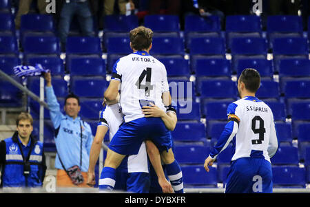 Barcelona, Spanien. 13. April 2014. Espanyol Spieler Feier in der Partie zwischen RCD Espanyol und Rayo Vasllecano für die Woche 33 der spanischen Liga, gespielt im Cornella El Prat Stadion am 13. April 2014. Foto: Joan Valls/Urbanandsport/Nurphoto. Bildnachweis: Joan Valls/NurPhoto/ZUMAPRESS.com/Alamy Live-Nachrichten Stockfoto