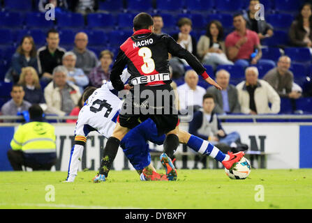 Barcelona, Spanien. 13. April 2014. Nacho und Sergio Garcia in der Partie zwischen RCD Espanyol und Rayo Vasllecano für die Woche 33 der spanischen Liga, gespielt im Cornella El Prat Stadion am 13. April 2014. Foto: Joan Valls/Urbanandsport/Nurphoto. Bildnachweis: Joan Valls/NurPhoto/ZUMAPRESS.com/Alamy Live-Nachrichten Stockfoto