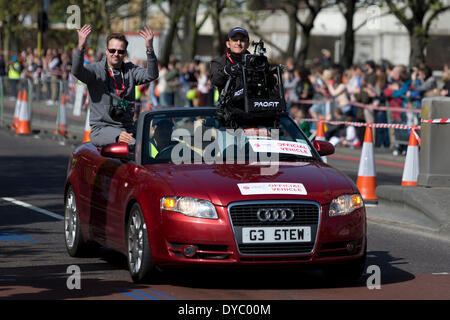 London, UK. 13. April 2014. 13. April 2014. Virgin Money London Marathon 2014, der Autobahn, London, UK. Bildnachweis: Simon Balson/Alamy Live-Nachrichten Stockfoto