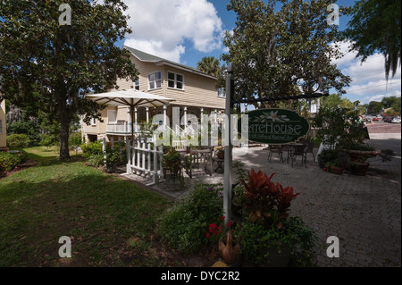 Die 1906 Torhaus Geschenk Galerie auf dem Gelände der historischen Lakeside Inn befindet sich in Mount Dora, Florida USA Stockfoto