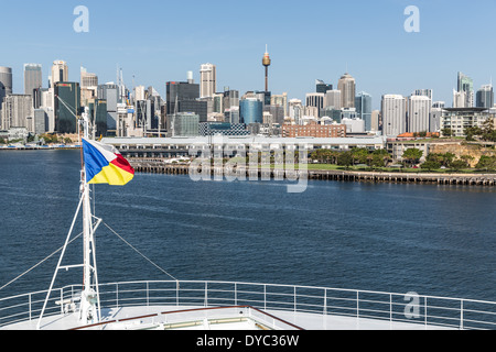 Sydney Skyline-Blick vom Kreuzfahrt-Schiff-Deck. Stockfoto