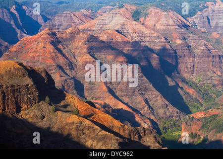 Am Nachmittag Sonne und Wolken am Waimea Canyon, Kauai, Hawaii, USA. Winter Stockfoto