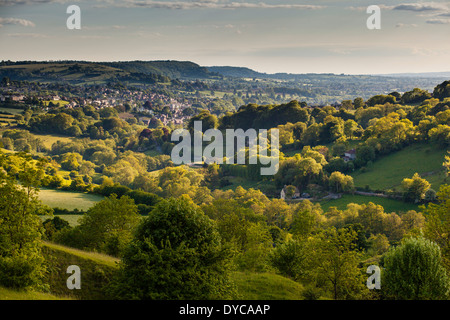 Das Slad Tal von Swifts Hill, Stroud, Gloucestershire, UK gesehen. Stockfoto