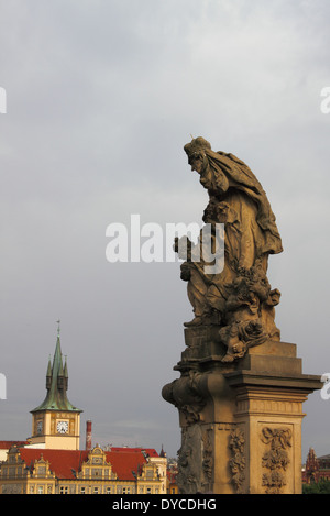 St. Ludmila Statue in Karlsbrücke, Prag Stockfoto