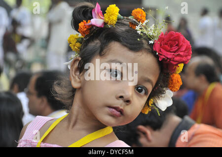 Dhaka, Bangladesch. 14. April 2014. Ein Kind feiern Sie Silvester Bengali in Dhaka, Bangladesch, 14. April 2014. Bildnachweis: Shariful Islam/Xinhua/Alamy Live-Nachrichten Stockfoto